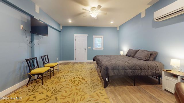 337 NE 41st Street, Oak Island, NC 28465