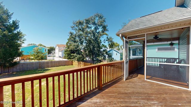 337 NE 41st Street, Oak Island, NC 28465