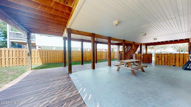 337 NE 41st Street, Oak Island, NC 28465