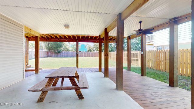 337 NE 41st Street, Oak Island, NC 28465