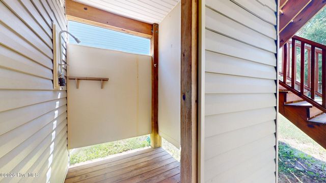 337 NE 41st Street, Oak Island, NC 28465