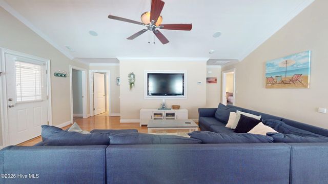 337 NE 41st Street, Oak Island, NC 28465
