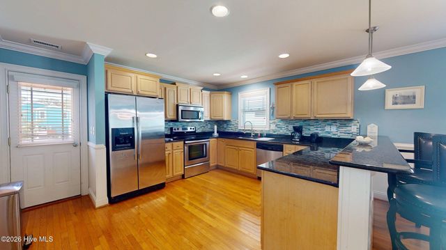 337 NE 41st Street, Oak Island, NC 28465