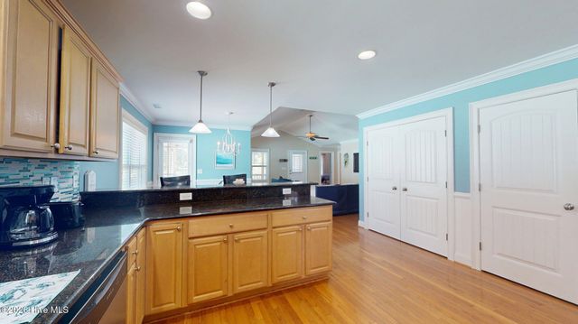 337 NE 41st Street, Oak Island, NC 28465