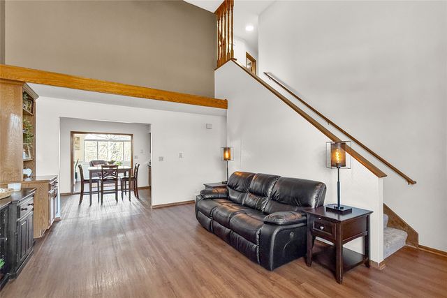 3845 92nd Drive, Urbandale, IA 50322