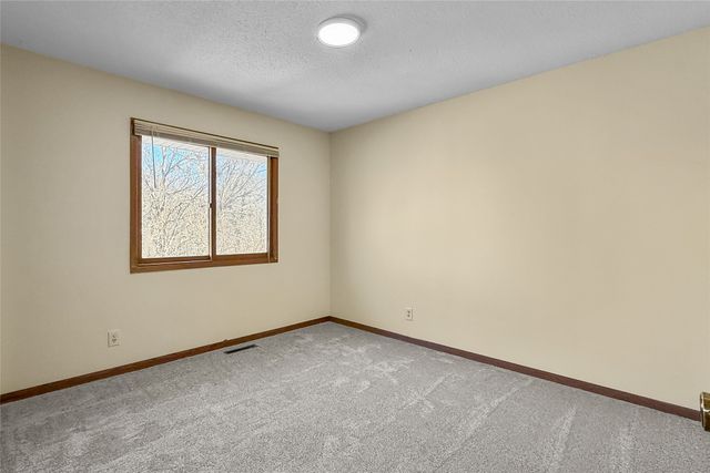 3845 92nd Drive, Urbandale, IA 50322