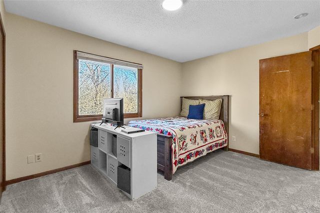 3845 92nd Drive, Urbandale, IA 50322