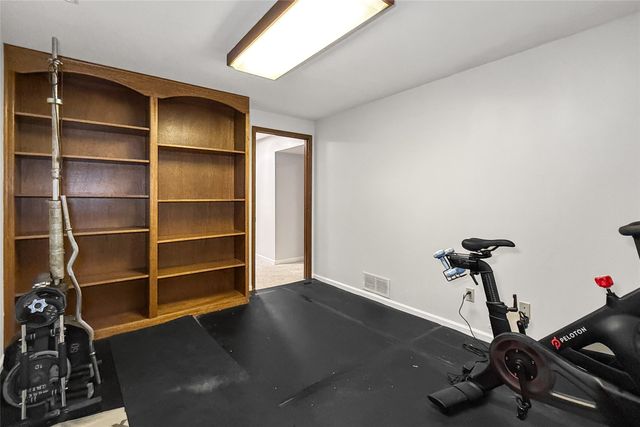 3845 92nd Drive, Urbandale, IA 50322