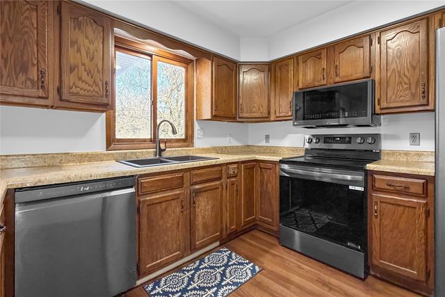 3845 92nd Drive, Urbandale, IA 50322