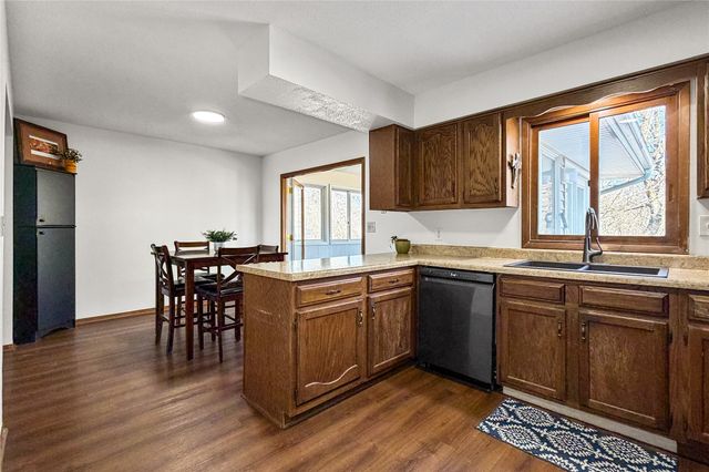 3845 92nd Drive, Urbandale, IA 50322