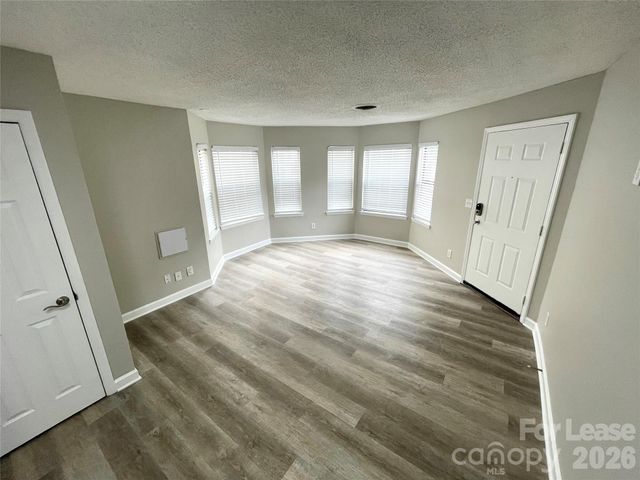 415 W 10th Street 1B, Charlotte, NC 28202