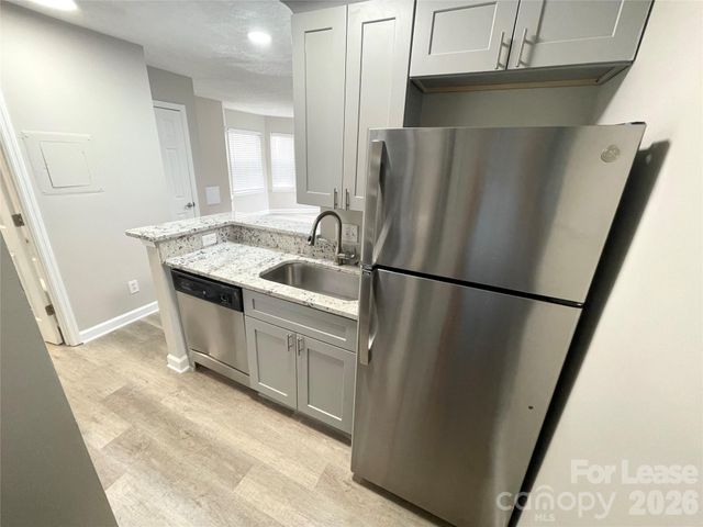 415 W 10th Street 1B, Charlotte, NC 28202