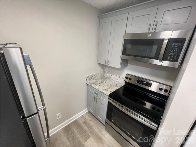 415 W 10th Street 1B, Charlotte, NC 28202