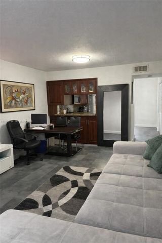 2190 W 60th Street 21201, Hialeah, FL 33016