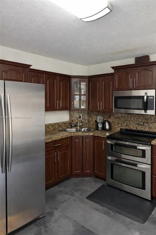 2190 W 60th Street 21201, Hialeah, FL 33016