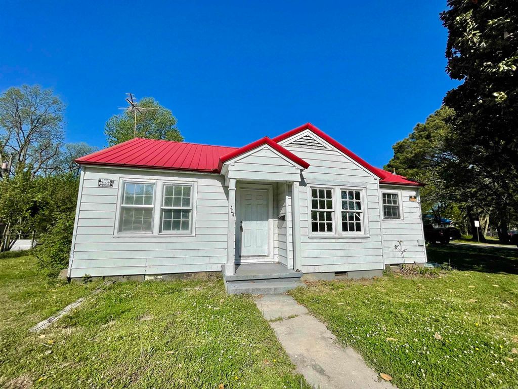 304 Plaza Avenue, Trumann, AR 72472
