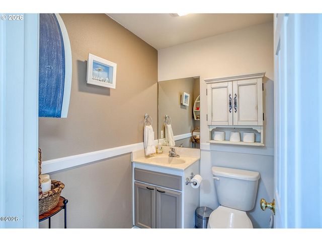 1284 Nw 15TH St, Lincoln City, OR 97367