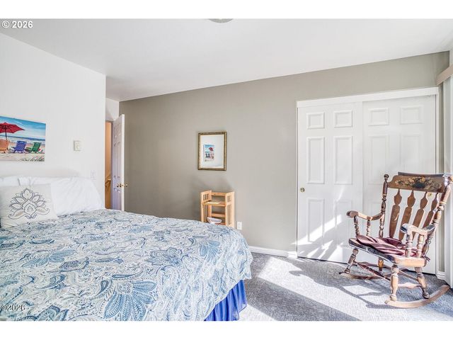 1284 Nw 15TH St, Lincoln City, OR 97367