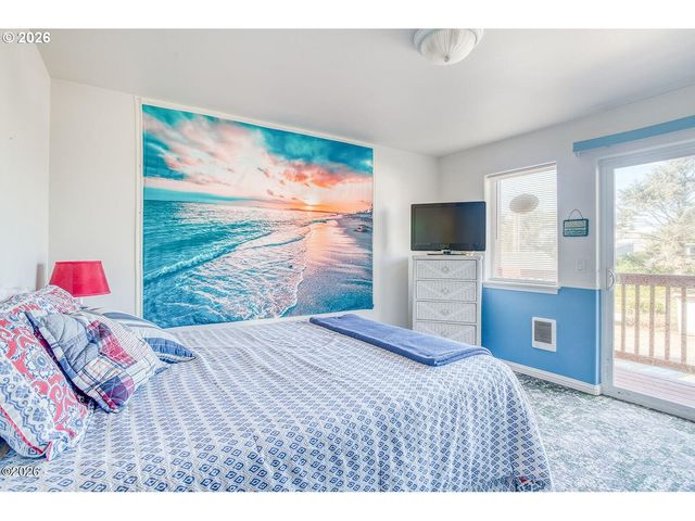 1284 Nw 15TH St, Lincoln City, OR 97367