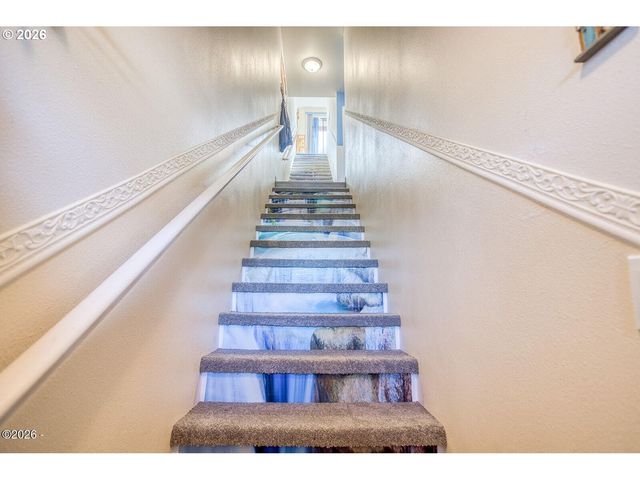 1284 Nw 15TH St, Lincoln City, OR 97367
