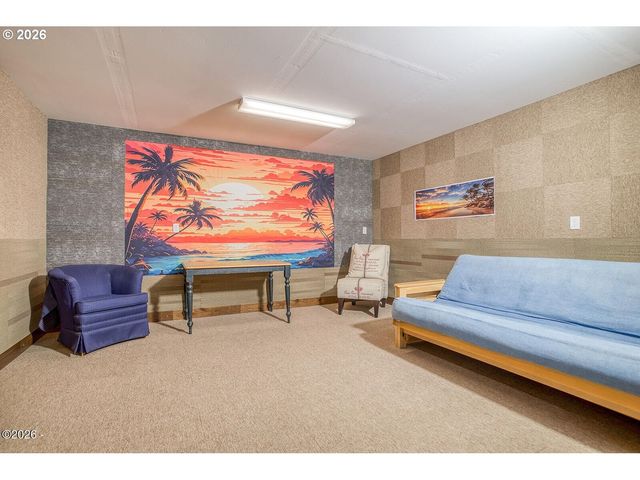 1284 Nw 15TH St, Lincoln City, OR 97367
