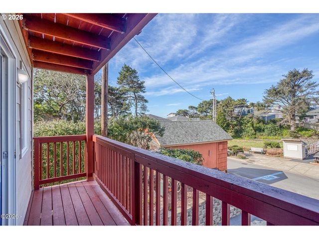 1284 Nw 15TH St, Lincoln City, OR 97367