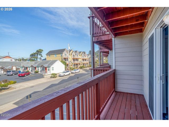 1284 Nw 15TH St, Lincoln City, OR 97367