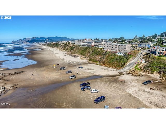 1284 Nw 15TH St, Lincoln City, OR 97367