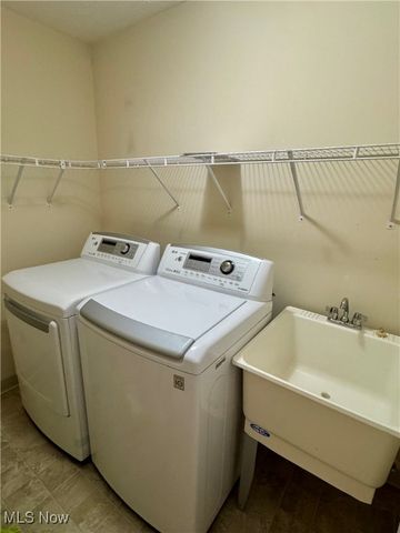 118 Carrington Court, Elyria, OH 44035