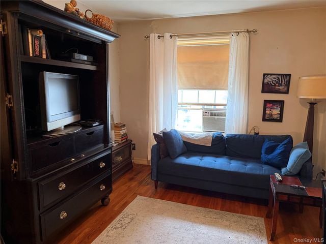 54-17 31 Avenue 3K, Woodside, NY 11377