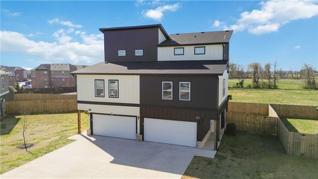 1303 SW Poigai 1 & 2, Bentonville, AR 72713