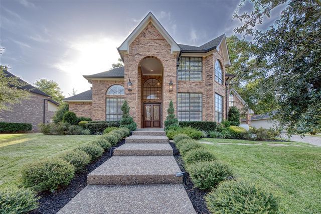 240 Edgewood Dr, Montgomery, TX 77356