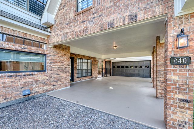 240 Edgewood Dr, Montgomery, TX 77356