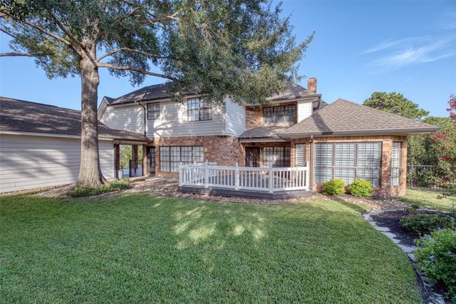 240 Edgewood Dr, Montgomery, TX 77356