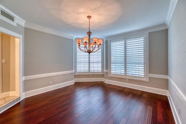240 Edgewood Dr, Montgomery, TX 77356