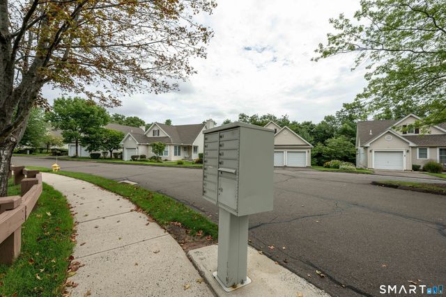 25 Hamden Hills Drive 23, Hamden, CT 06518