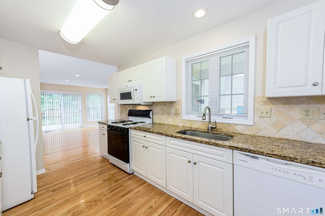 25 Hamden Hills Drive 23, Hamden, CT 06518