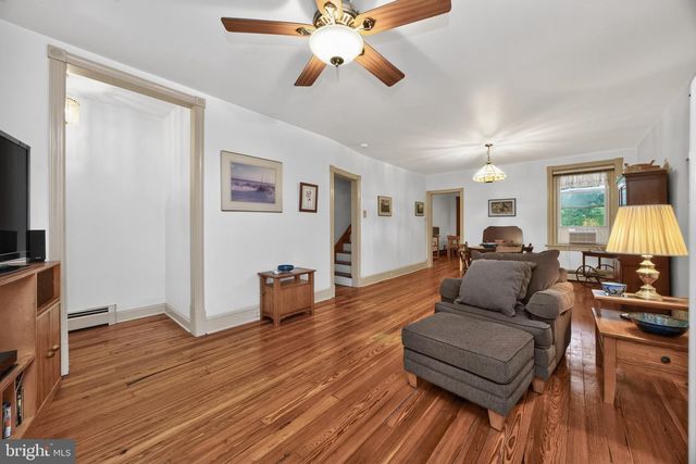 408 S 9TH ST, Perkasie, PA 18944