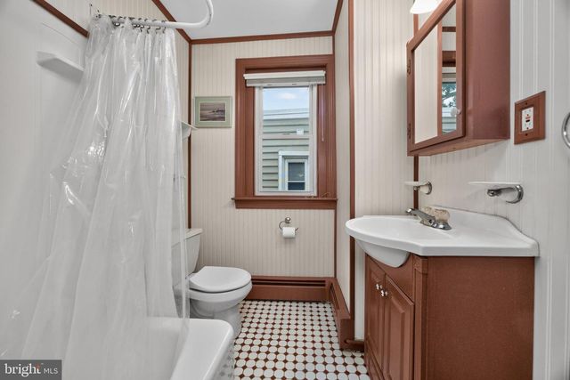 408 S 9TH ST, Perkasie, PA 18944
