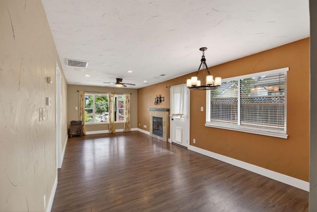 217 Earl Ave, Roseville, CA 95678