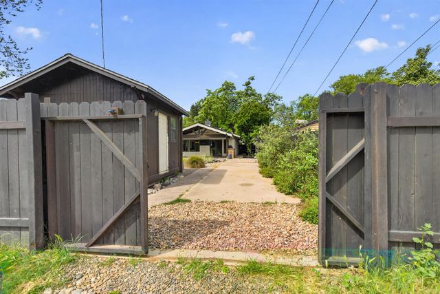 217 Earl Ave, Roseville, CA 95678