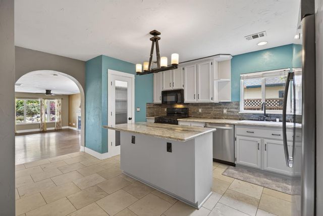 217 Earl Ave, Roseville, CA 95678