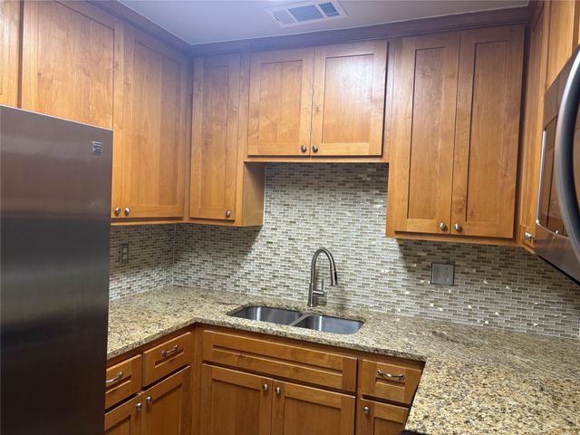 1015 E Yager LN 83, Austin, TX 78753