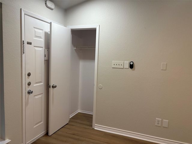 1015 E Yager LN 83, Austin, TX 78753