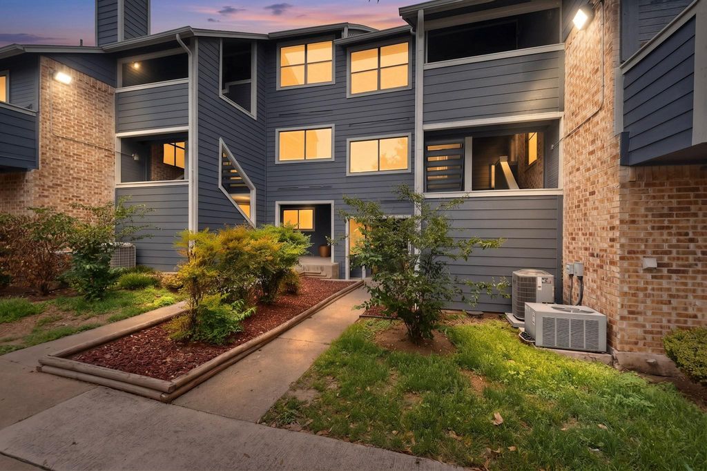 2500 Burleson RD 506, Austin, TX 78741