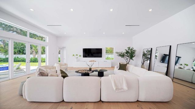 119 NE 10th Street, Delray Beach, FL 33444