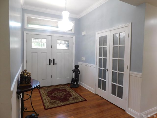 2800 Ranieri Drive, Troy, MI 48085