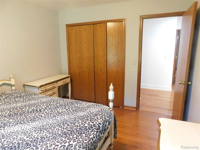 2800 Ranieri Drive, Troy, MI 48085