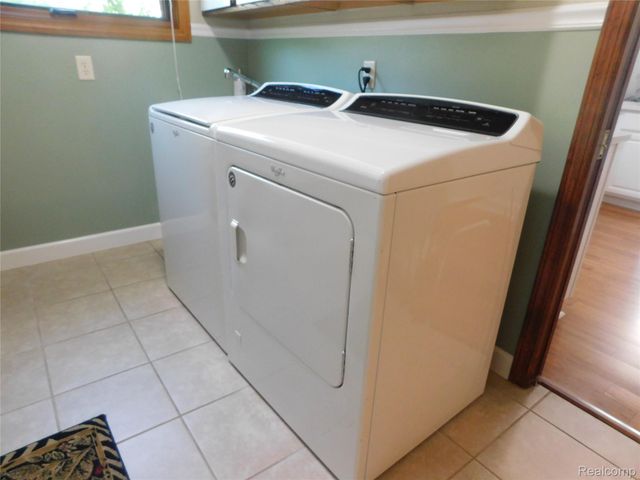 2800 Ranieri Drive, Troy, MI 48085