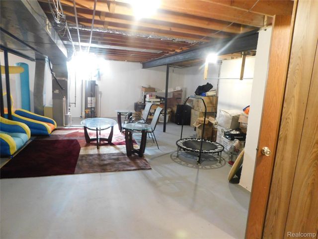2800 Ranieri Drive, Troy, MI 48085